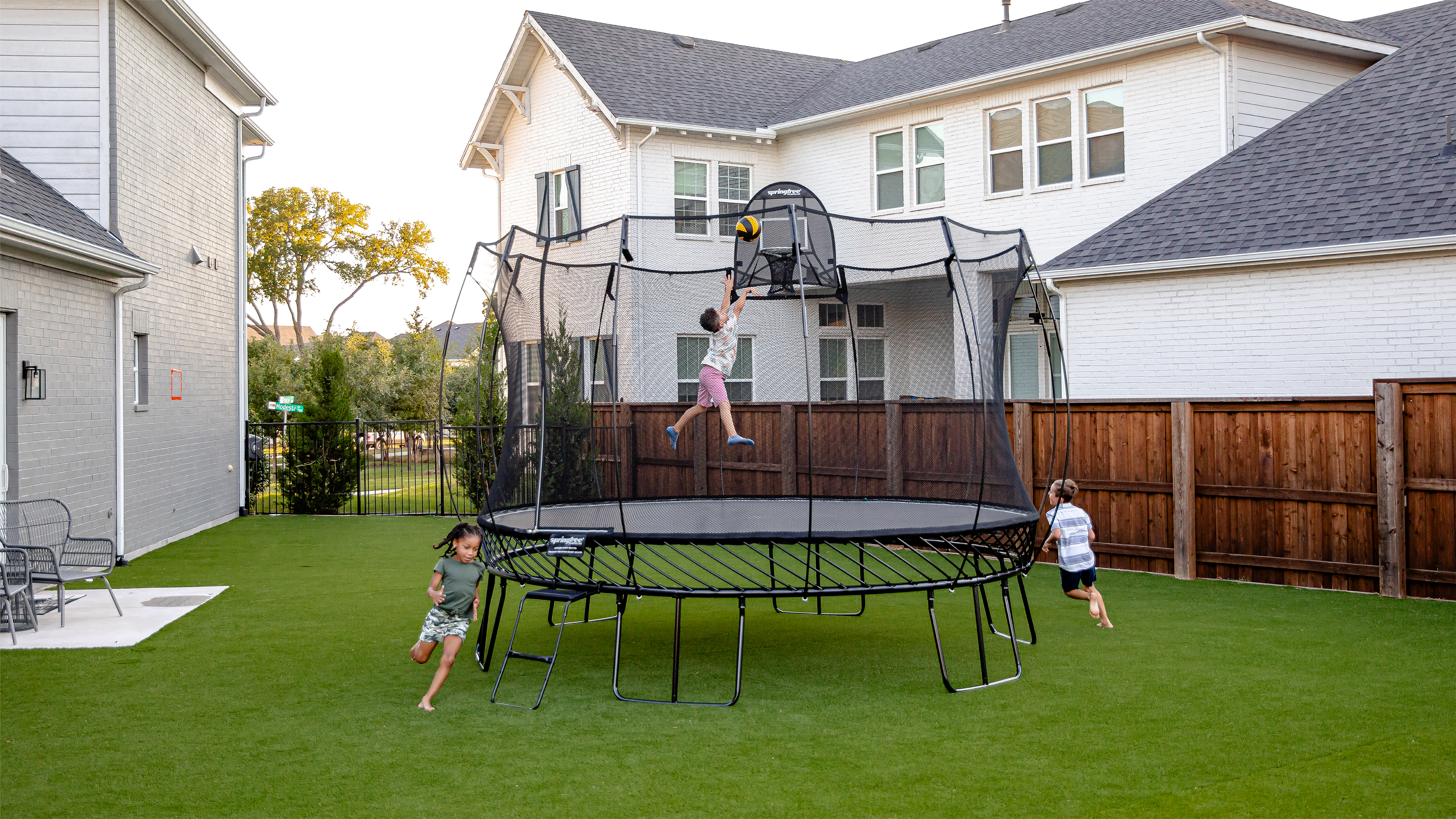 Jumbo Round Trampoline