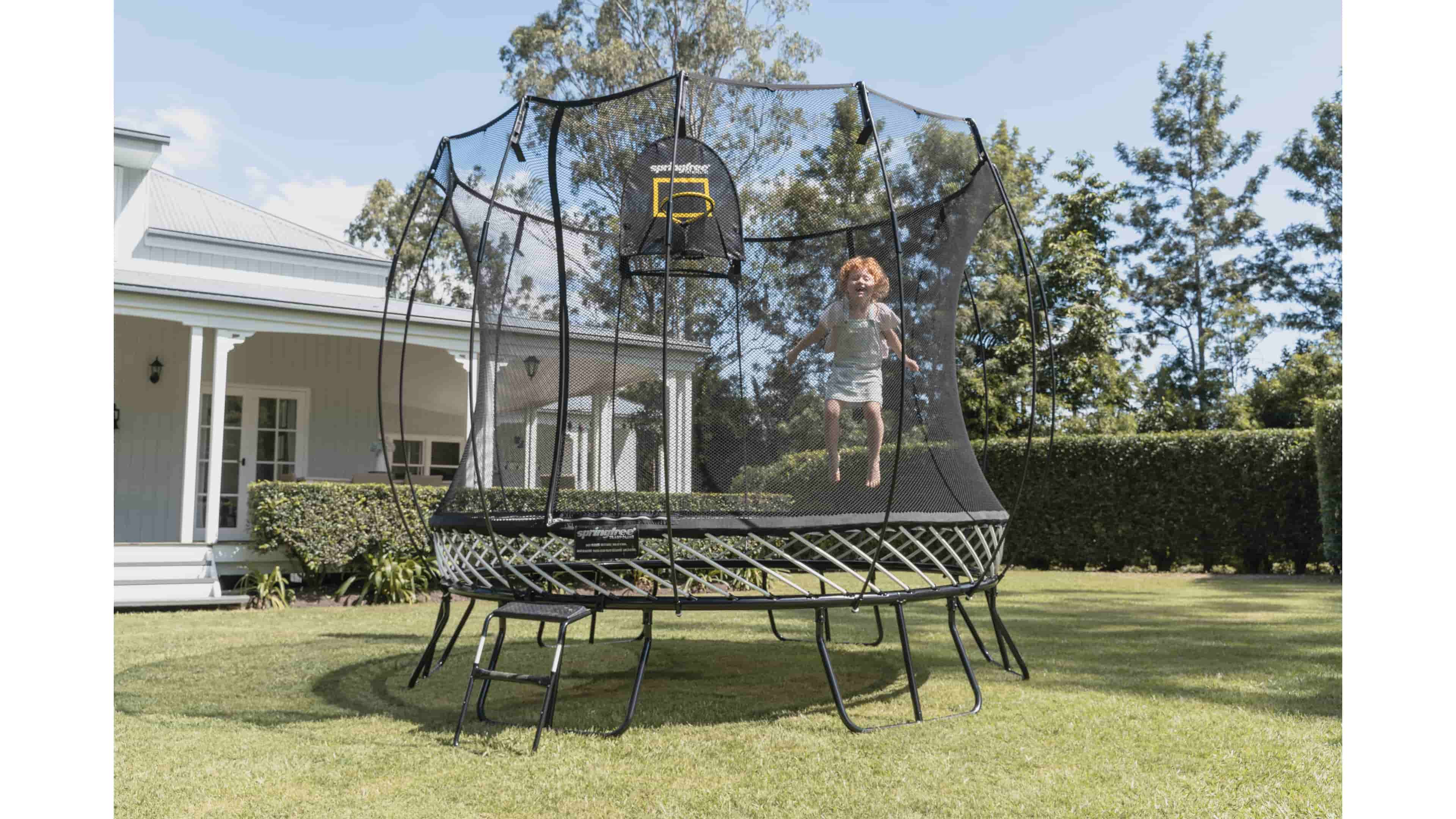 4 Best Medium Trampolines to Buy This Year | Springfree Trampoline  