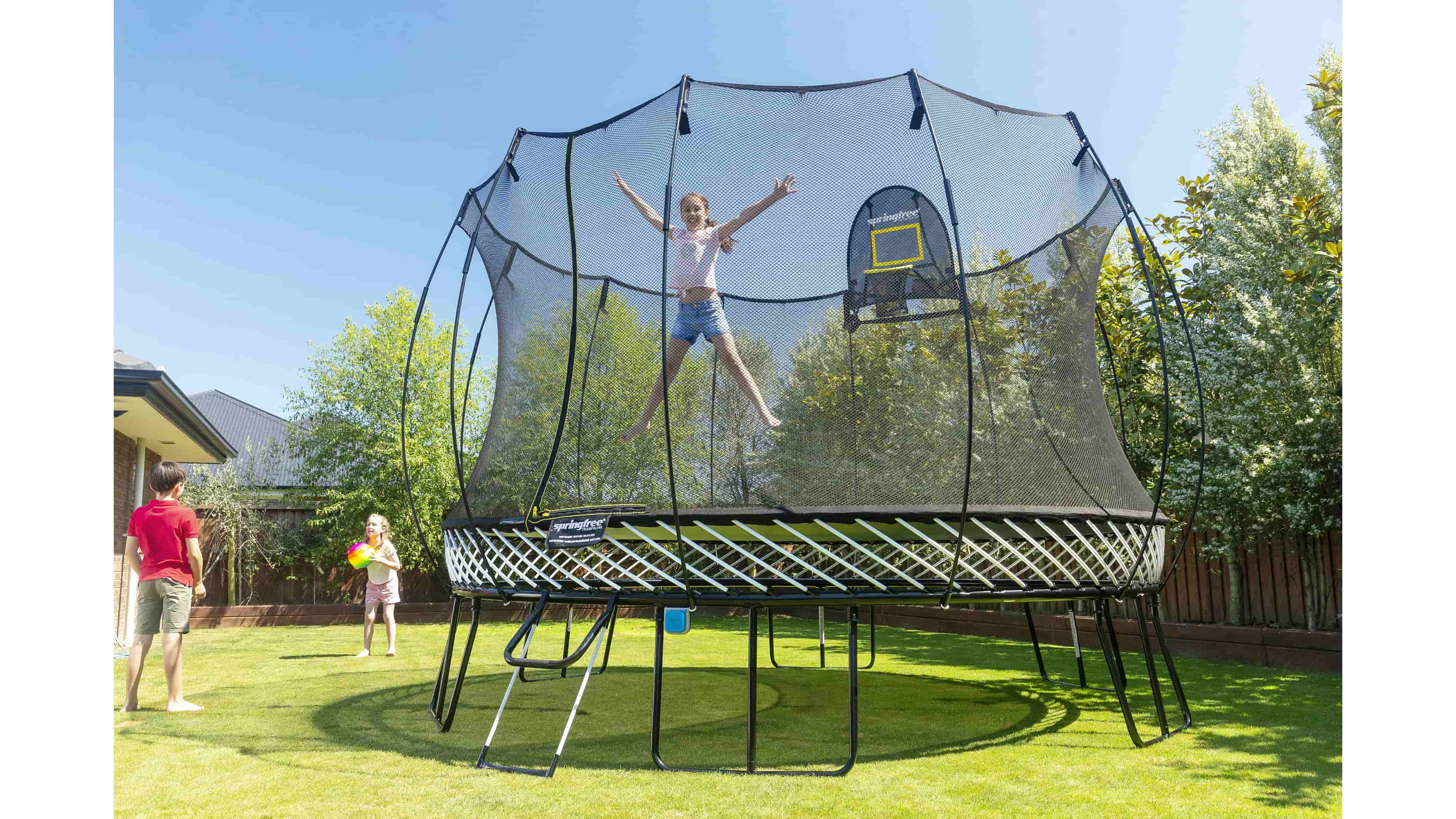 What Size Trampoline Do You Need? | Springfree® Trampoline