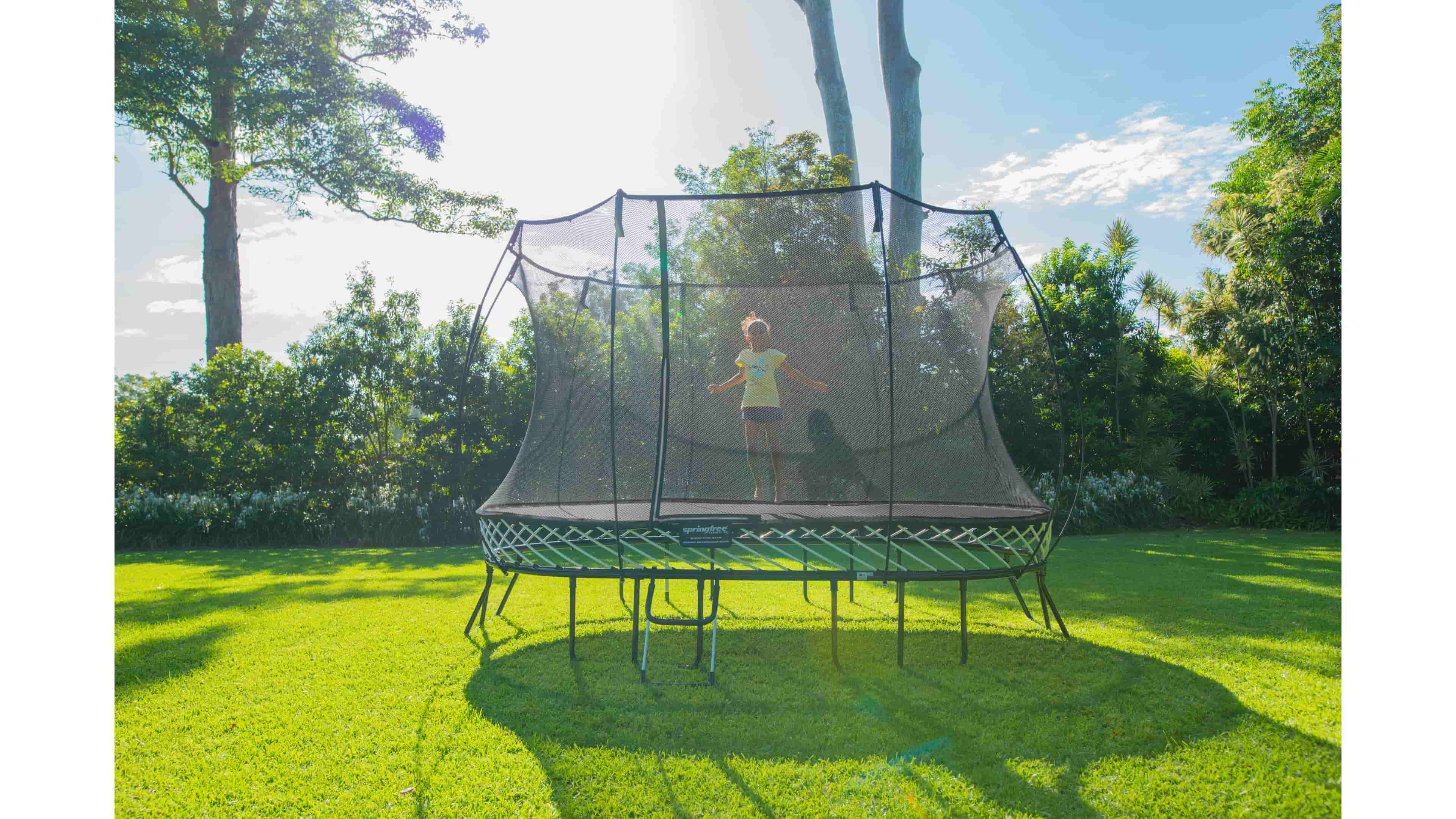 Rebounder vs. Trampoline: Which One Is Right for You?